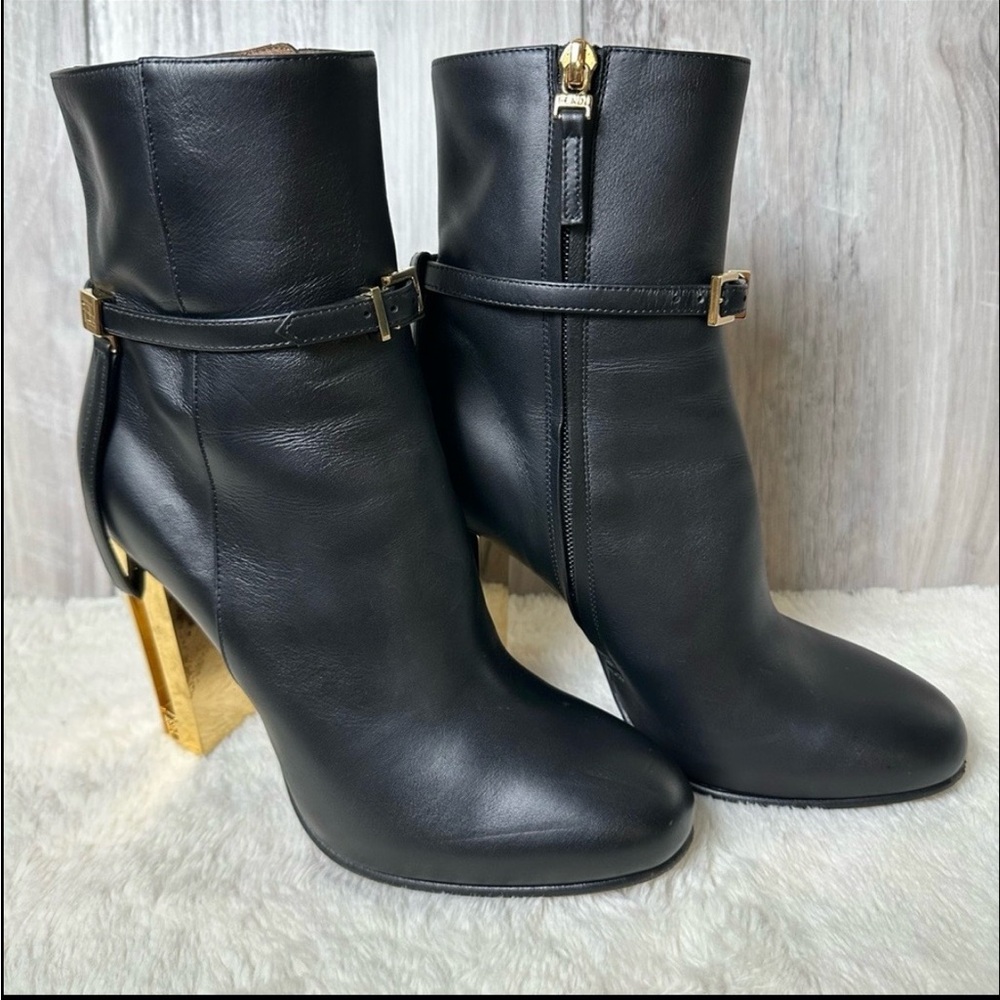 Womens Fendi Delphina Heeled Boots -37